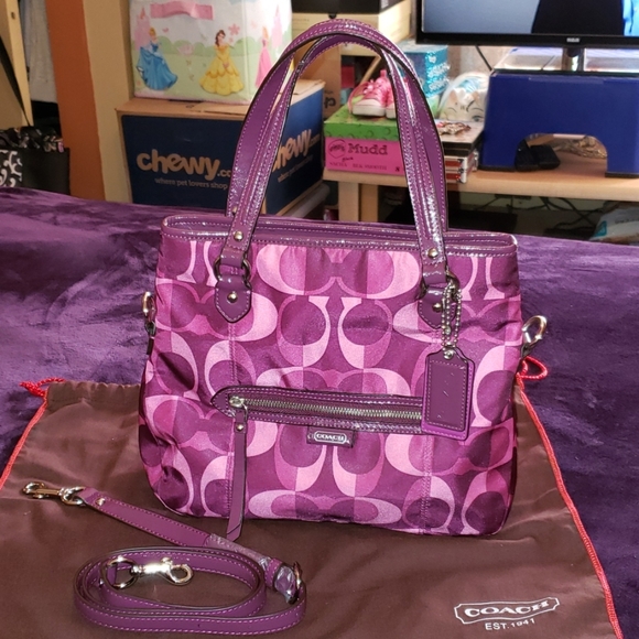 Coach Handbags - 🔥🌟💯Authentic COACH PURPLE🌟🔥